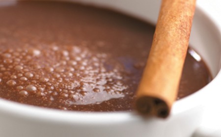Chocolate caliente especiado con canela