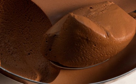 Dark lactose free chocolate mousse based on ganache