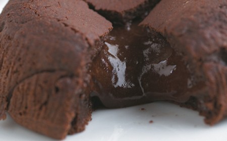 Čokoládový lávový koláč