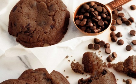 Bitter çikolata parçacıklı kurabiyeler