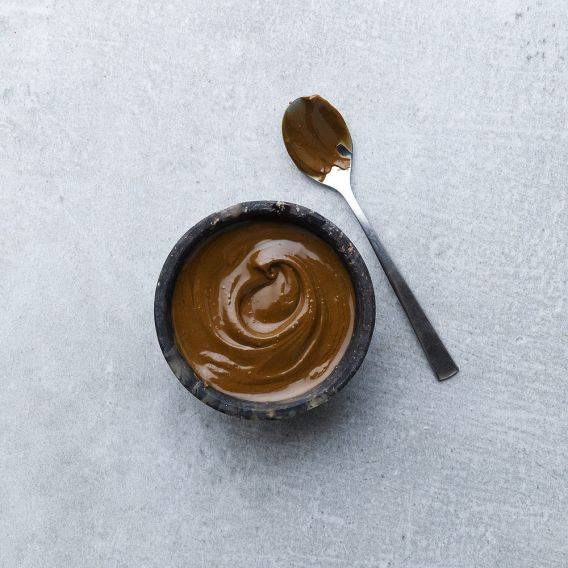 Hazelnut filling 27%
