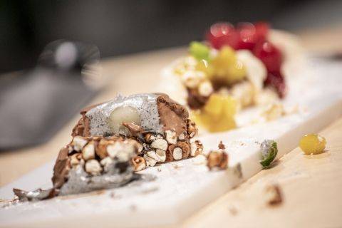 Infinite pavlova