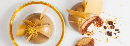 Goldenes Schokoladenkugel Törtchen