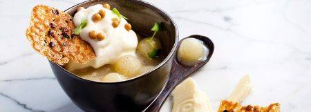 White chocolate espuma