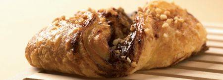 Schmetterlings-Kleingebäck mit Schokolade und Haselnuss